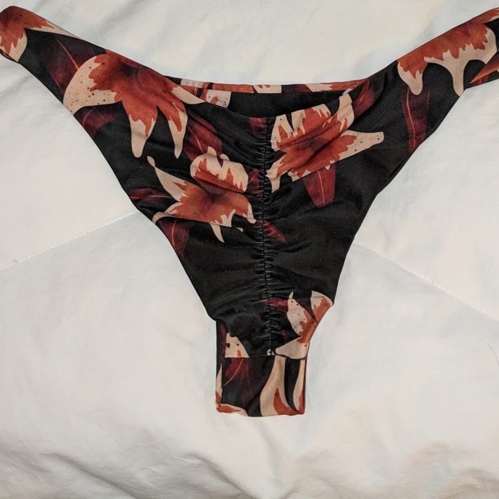 STONE FOX SWIM CAI BOTTOM